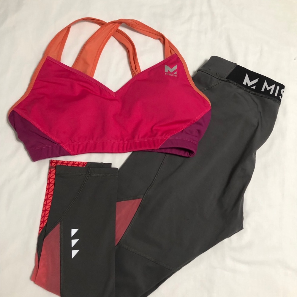 Women’s workout leggings & sports bra